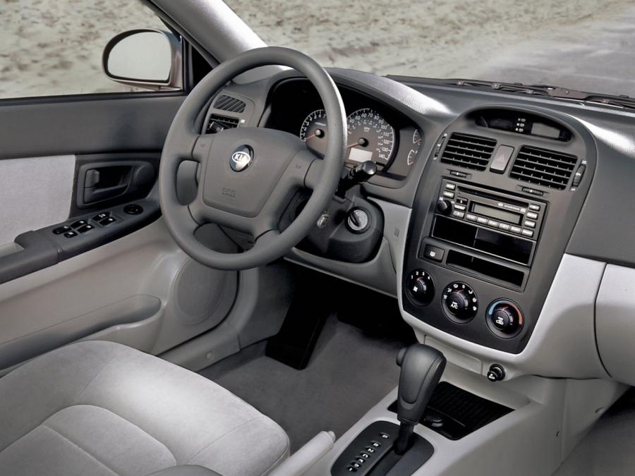  Kia Spectra 2004 года  (фото 9 из 28)
